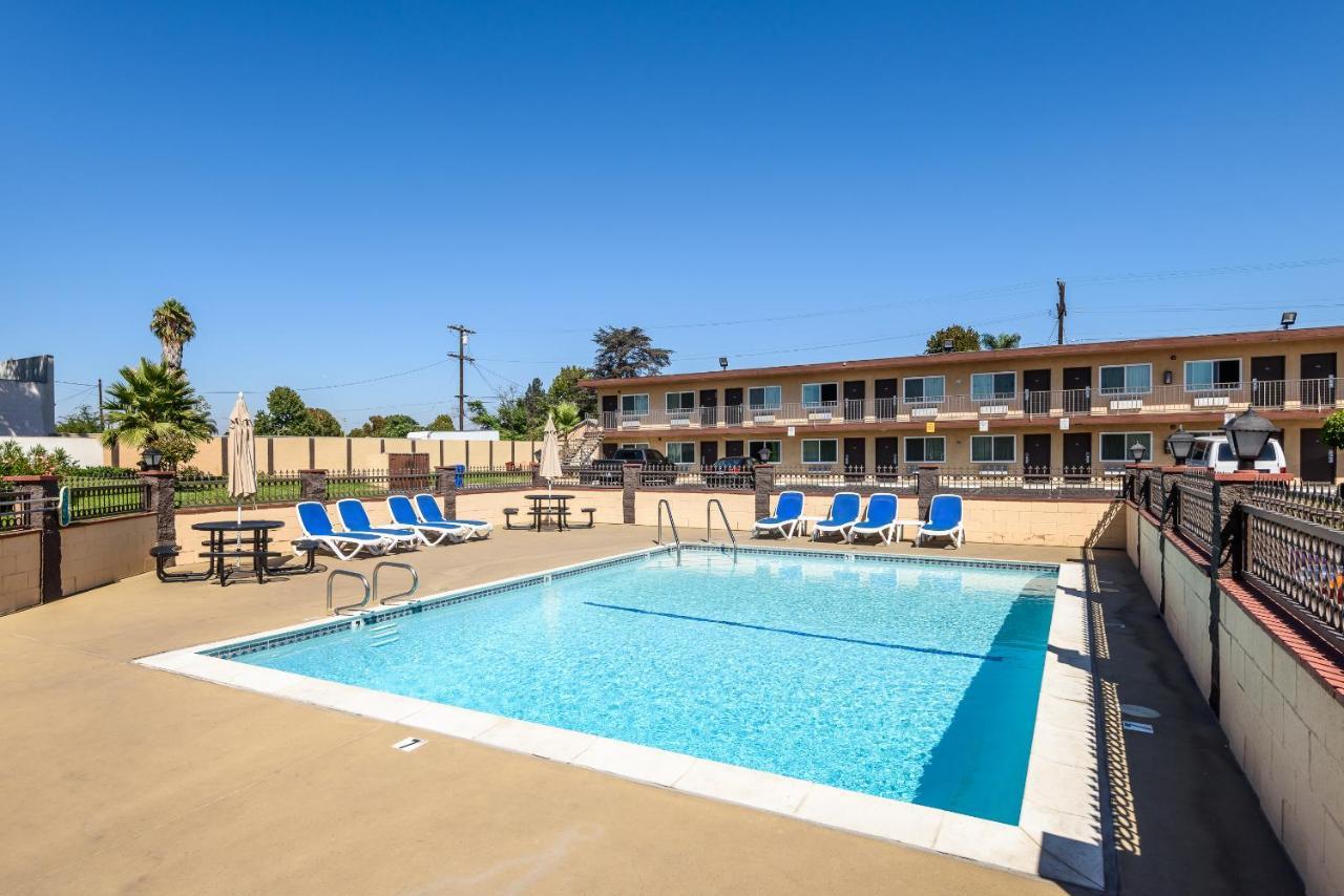 Sea Rock - Los Angeles Hotel Gardena